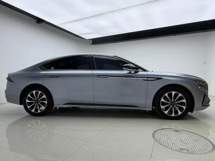 Lincoln Z 2022 Model i Xiang Exclusive Edition – фото 8