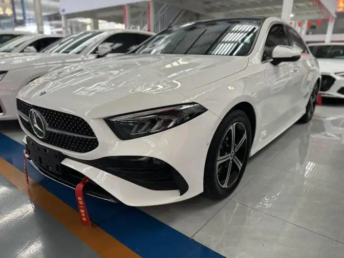 Mercedes-Benz A-class 2024 Model Facelift A 200 L Fashion Edition – фото 1