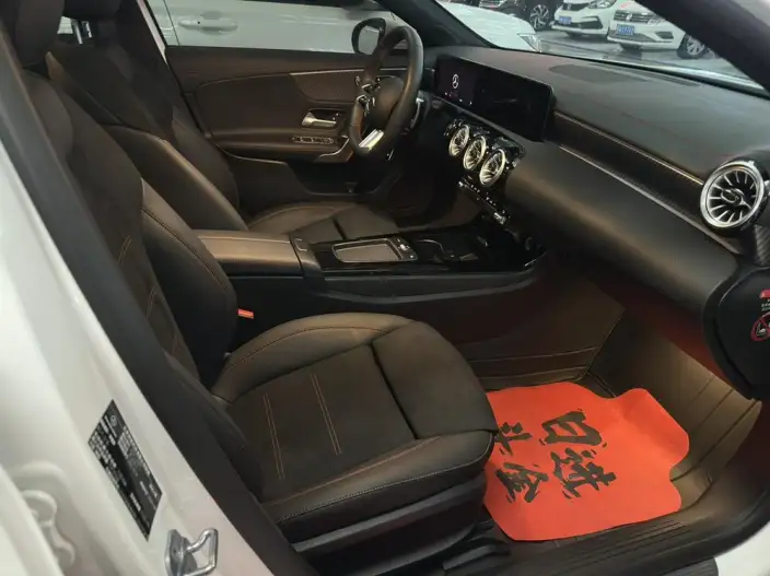 Mercedes-Benz A-class 2024 Model Facelift A 200 L Fashion Edition – фото 7