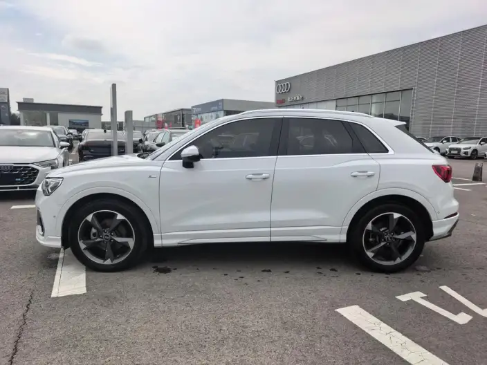 AUDI Q3 2022 Model 35 TFSI Fashion Dynamic Model – фото 3