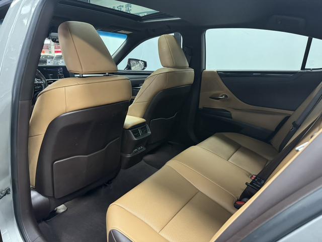 Lexus ES 2020 200 Excellence China VI – фото 13