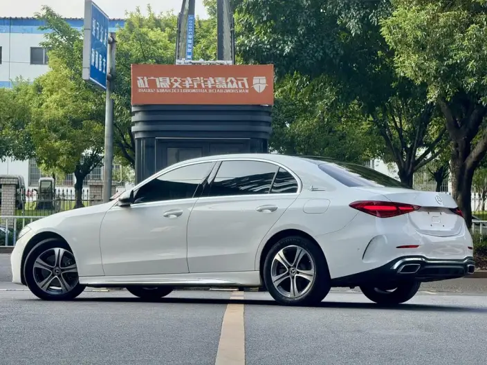 Mercedes-Benz C-Class 2022 Model C 200 L Sports Edition – фото 4
