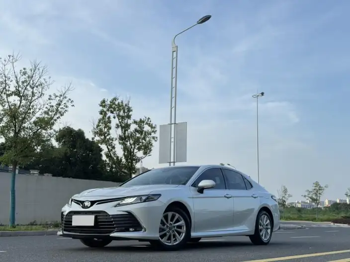 Toyota Camry 2021 Model 2.0G Deluxe Edition – фото 1