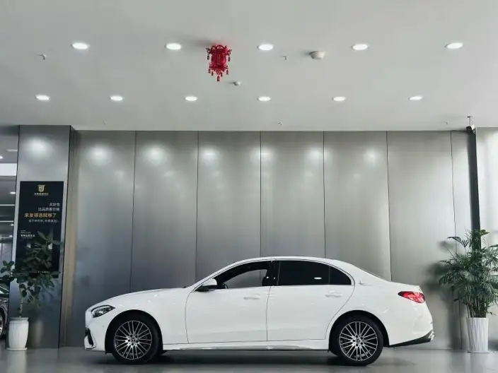 Mercedes-Benz C-Class 2025 Model C 260 L Sports Edition – фото 4