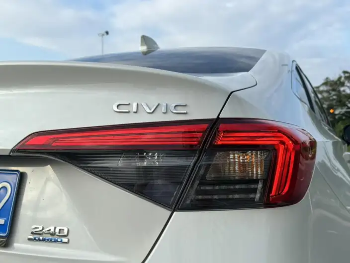 Honda Civic 2023 Model 240TURBO CVT Momentum Edition – фото 10
