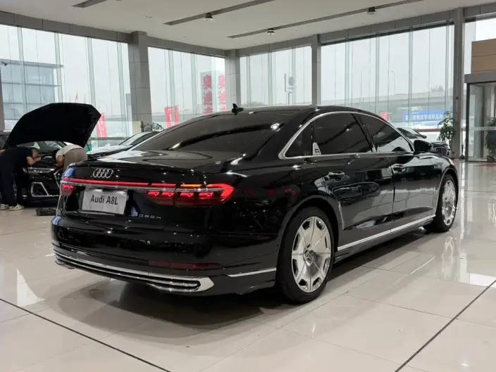Audi A8 2023 Model A8L 55 TFSI quattro Flagship Model – фото 4