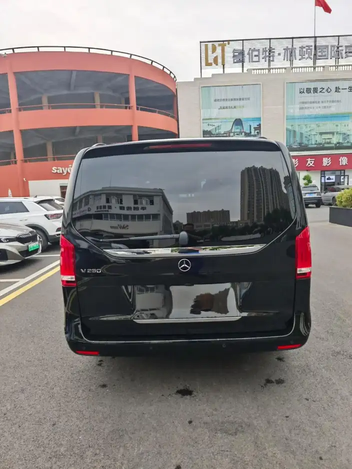 Mercedes-Benz V-Class 2021 Model V 260 Pilot Edition – фото 4