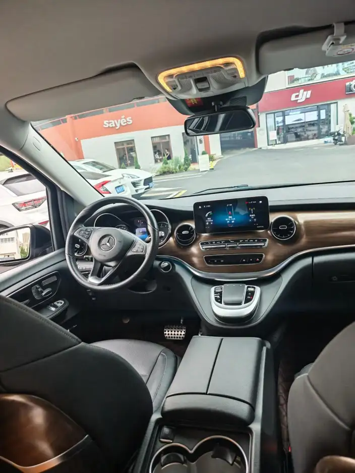 Mercedes-Benz V-Class 2021 Model V 260 Pilot Edition – фото 7