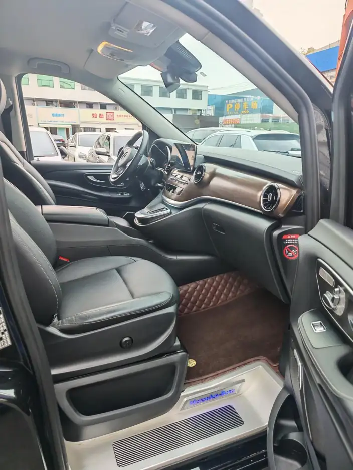 Mercedes-Benz V-Class 2021 Model V 260 Pilot Edition – фото 9