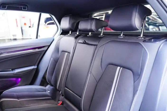 Volkswagen Golf 2021 Model 280TSI DSG R-Line – фото 9