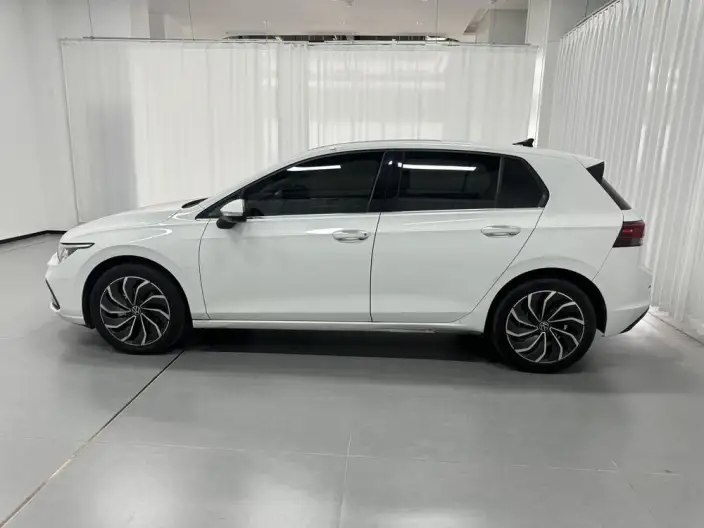 Volkswagen Golf 2023 Model 280TSI DSG Pro – фото 4
