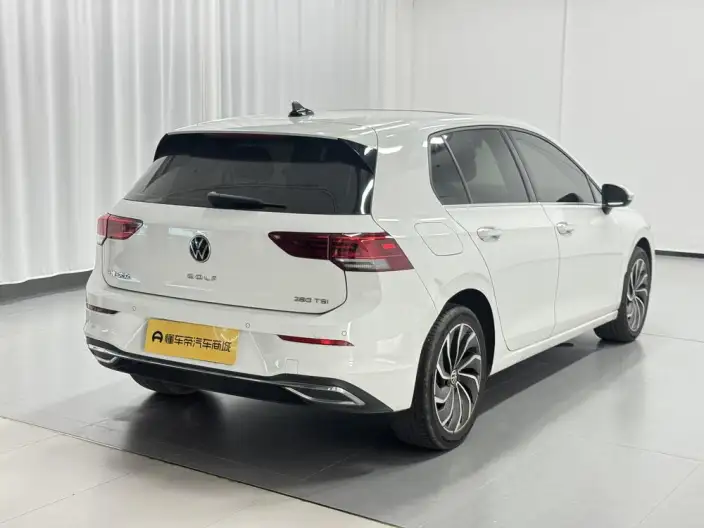 Volkswagen Golf 2023 Model 280TSI DSG Pro – фото 7