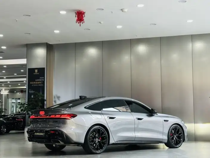 Audi A5 L Sportback 2026 Model 2.0TFSI quattro 150kW First Edition Limited edition – фото 6