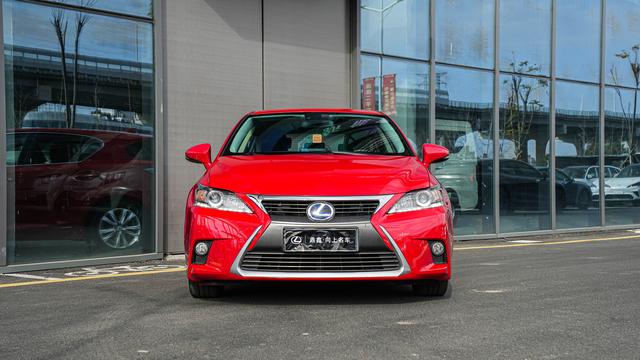 Lexus CT 2014 200h Comfort Monochrome – фото 2