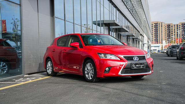 Lexus CT 2014 200h Comfort Monochrome – фото 3
