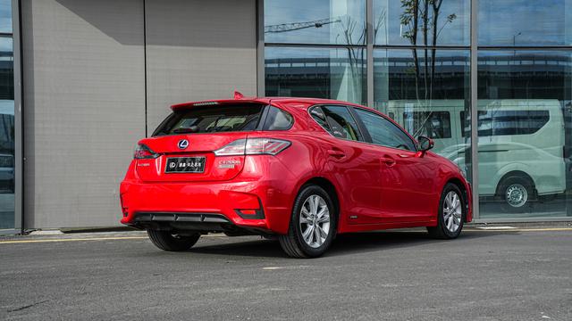 Lexus CT 2014 200h Comfort Monochrome – фото 4