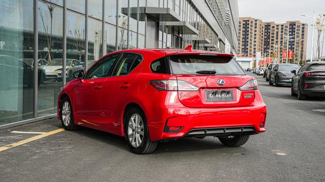 Lexus CT 2014 200h Comfort Monochrome – фото 6