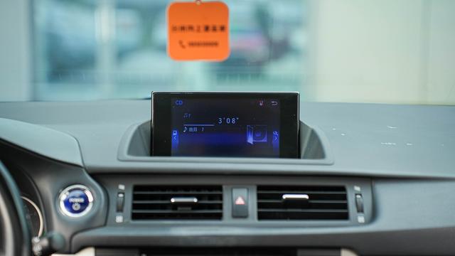 Lexus CT 2014 200h Comfort Monochrome – фото 17