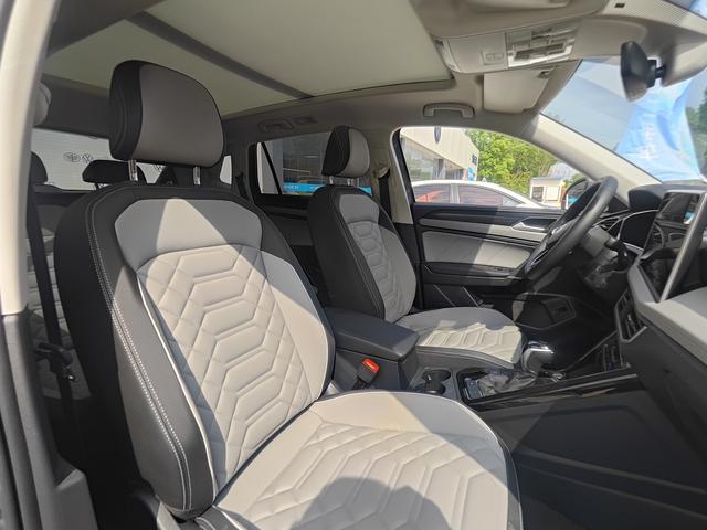 Volkswagen Tayron 2023 300TSI 2WD Luxury Plus Advanced – фото 8