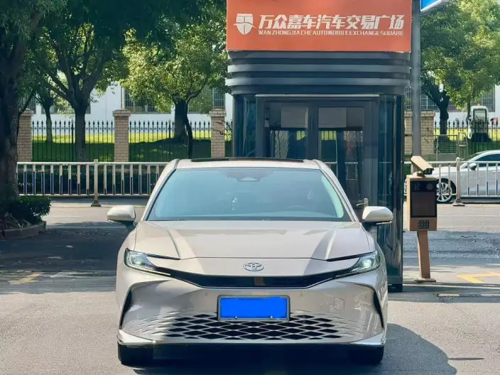 Toyota Camry 2024 Model 2.0GVP Deluxe Edition – фото 2