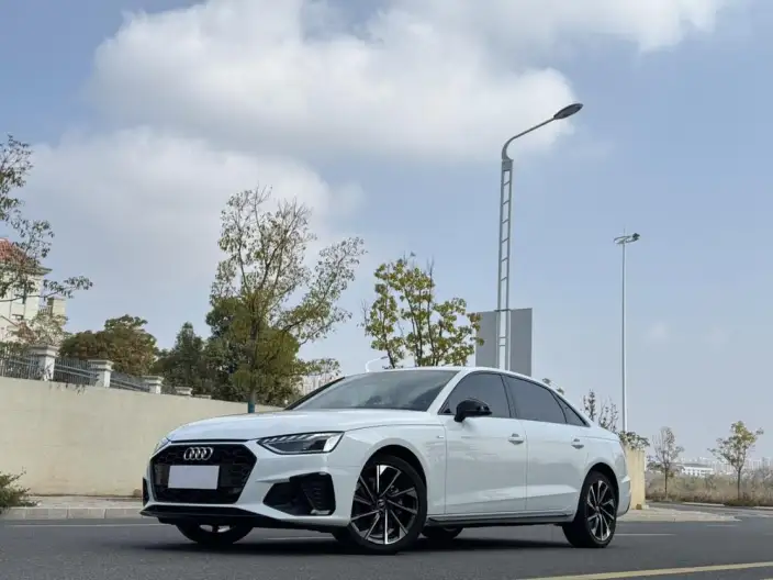 Audi A4 L 2023 Model 40 TFSI Luxury Dynamic Model – фото 1