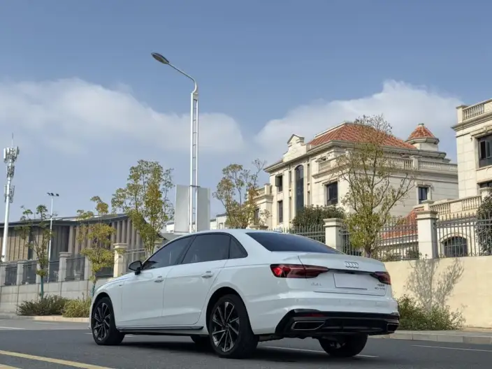 Audi A4 L 2023 Model 40 TFSI Luxury Dynamic Model – фото 4