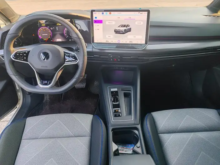 Volkswagen Golf 2025 Model Facelift 300TSI R-Line – фото 9