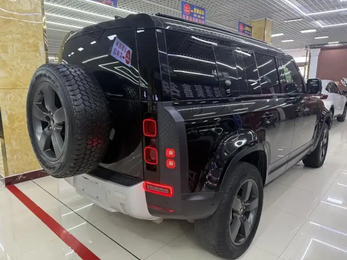 Land Rover Defender 2022 Model 110 P400 X-Dynamic HSE – фото 5