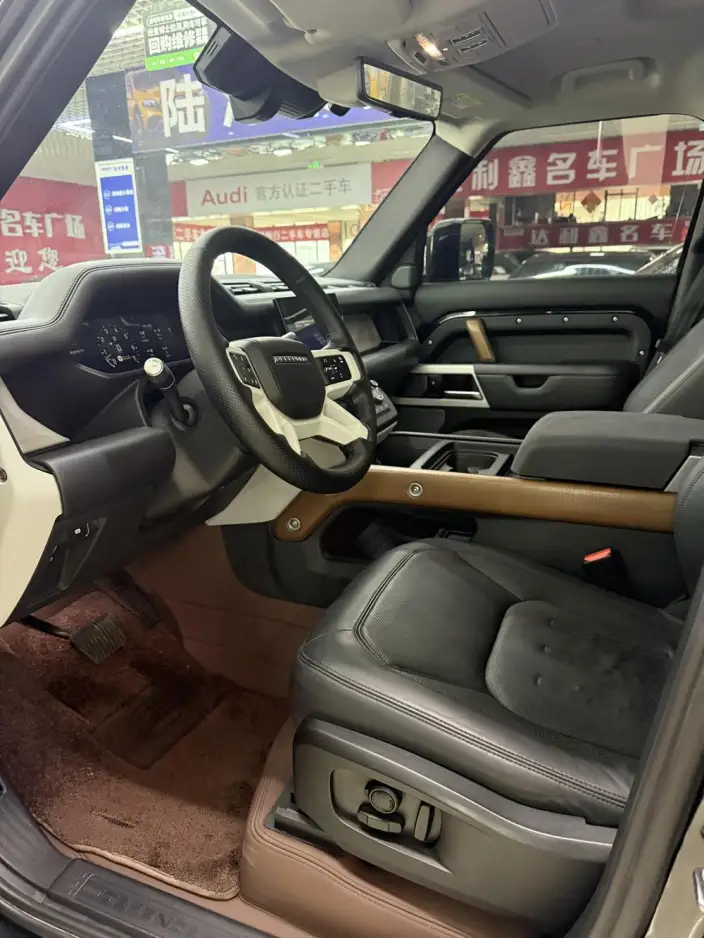 Land Rover Defender 2022 Model 110 P400 X-Dynamic HSE – фото 7