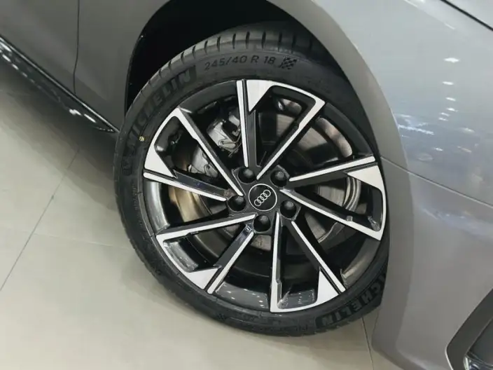 Audi A4 L 2023 Model 40 TFSI Luxury Dynamic Model – фото 9