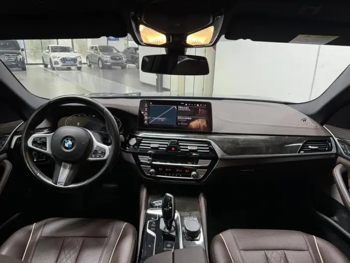 BMW 5 Series 2022 Model Facelift II 525Li M Sports Set – фото 7