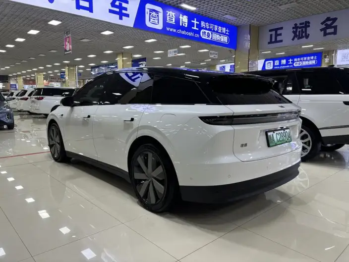 Li Auto i6 2025 Model 4WD Standard Edition – фото 4