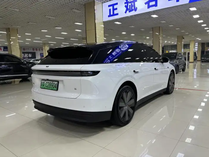 Li Auto i6 2025 Model 4WD Standard Edition – фото 6