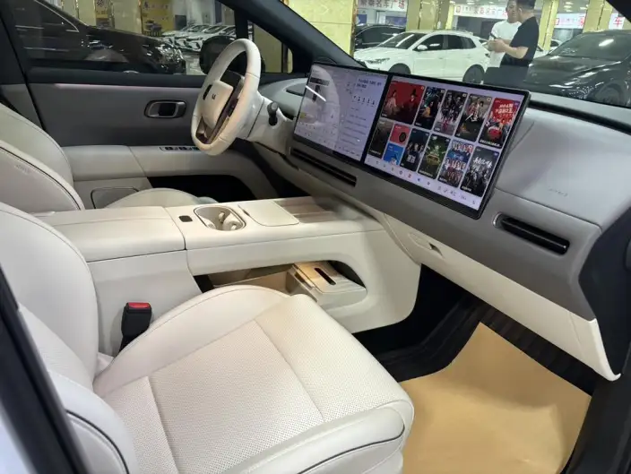 Li Auto i6 2025 Model 4WD Standard Edition – фото 7