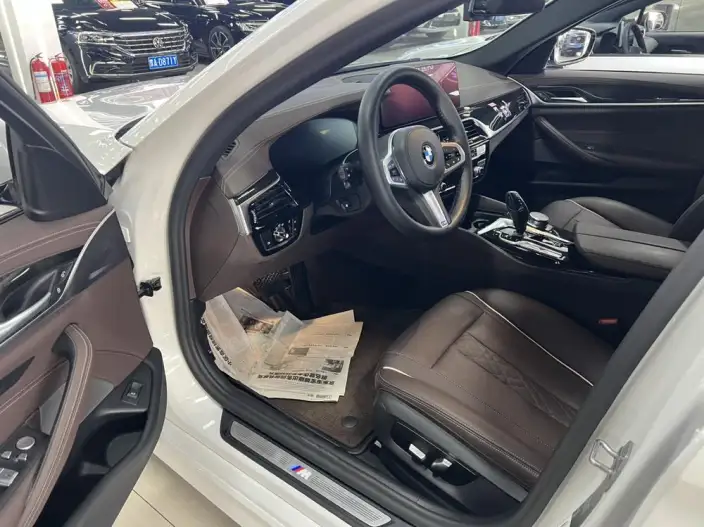 BMW 5 Series 2021 Model Facelift 525Li M Sports Set – фото 8