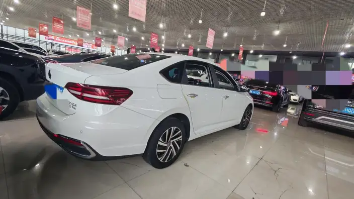 Volkswagen Lavida 2023 Model 300TSI DSG Manyi Edition – фото 5