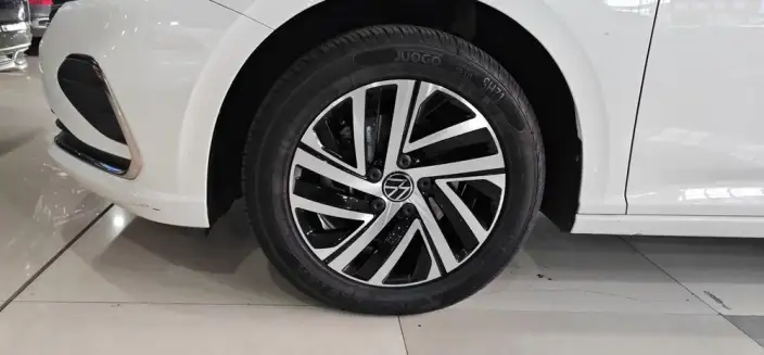 Volkswagen Lavida 2023 Model 300TSI DSG Manyi Edition – фото 8