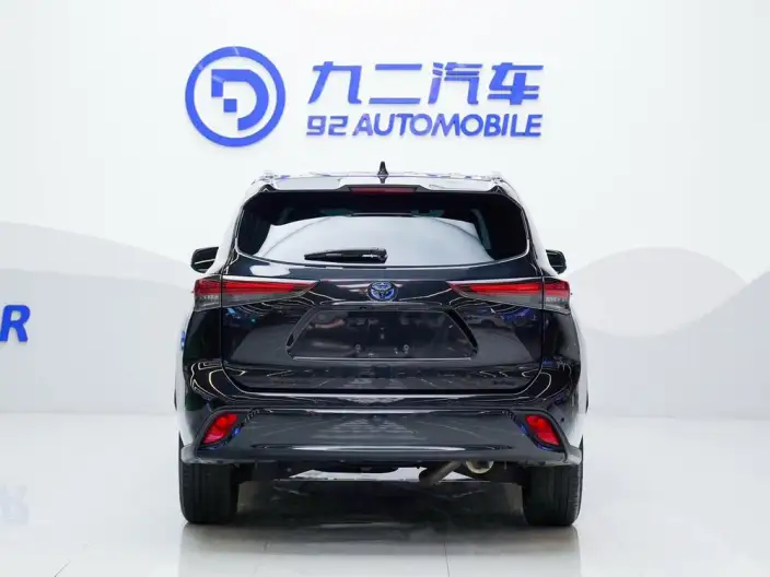 Toyota Highlander 2023 Model Hybrid 2.5L 4WD Premium Edition 7 seat – фото 3