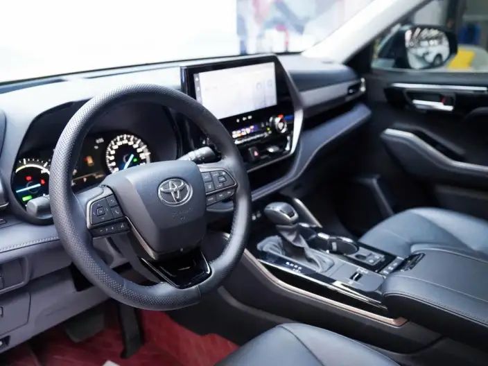 Toyota Highlander 2023 Model Hybrid 2.5L 4WD Premium Edition 7 seat – фото 7