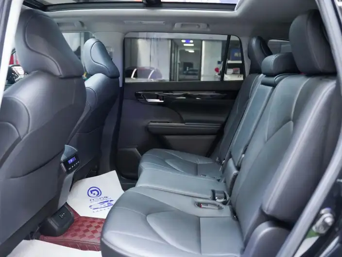 Toyota Highlander 2023 Model Hybrid 2.5L 4WD Premium Edition 7 seat – фото 10
