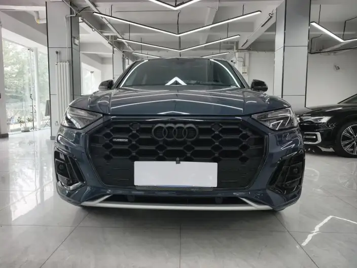 Audi Q5L 2025 Model quattro 45th Anniversary Collector Edition Edition 40TFSI Luxury Dynamic Model – фото 2
