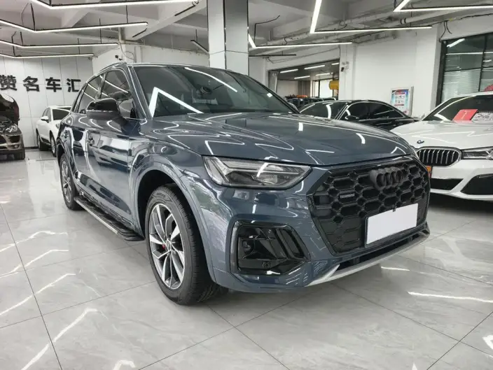 Audi Q5L 2025 Model quattro 45th Anniversary Collector Edition Edition 40TFSI Luxury Dynamic Model – фото 3