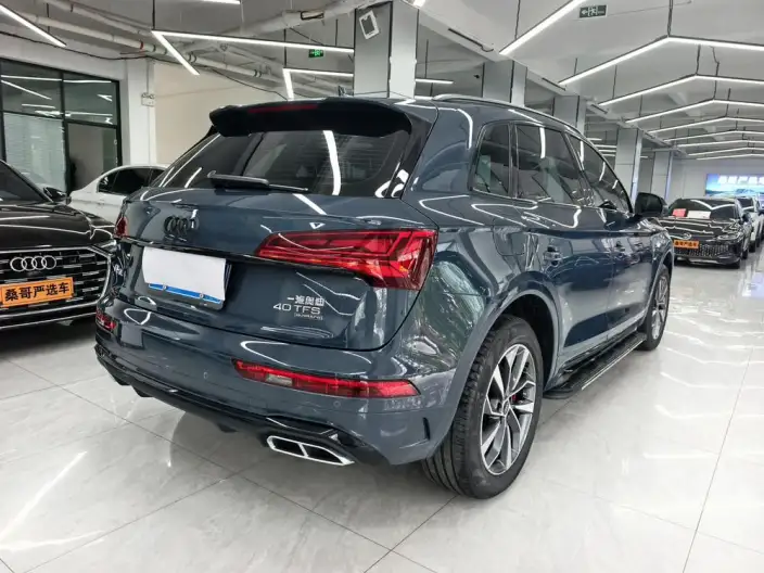 Audi Q5L 2025 Model quattro 45th Anniversary Collector Edition Edition 40TFSI Luxury Dynamic Model – фото 7