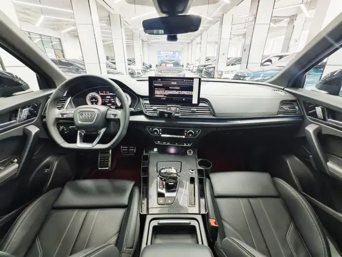 Audi Q5L 2025 Model quattro 45th Anniversary Collector Edition Edition 40TFSI Luxury Dynamic Model – фото 8