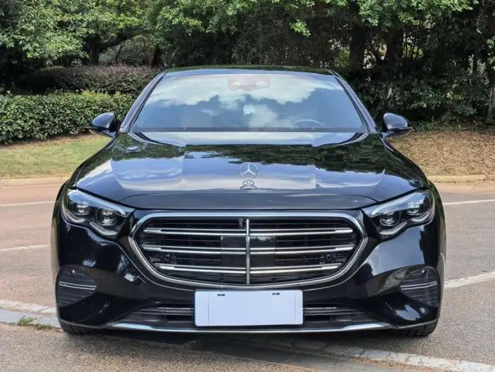 Mercedes-Benz E-Class 2024 Model E 300 L Luxury Model sedan – фото 2
