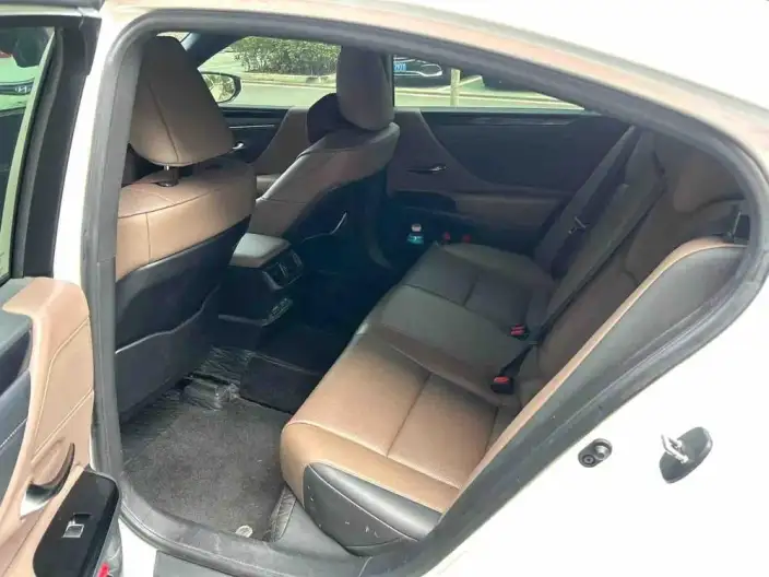 Lexus ES 2024 Model 200 Premium – фото 8