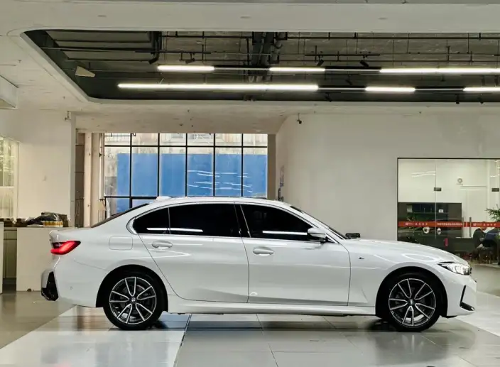 BMW 3 Series 2023 Model 325Li M Sports Set – фото 6