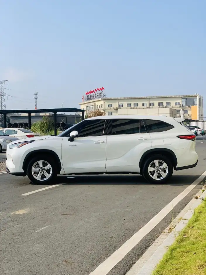 Toyota Highlander 2023 Model Hybrid 2.5L 4WD Elite Edition 7 seat – фото 4