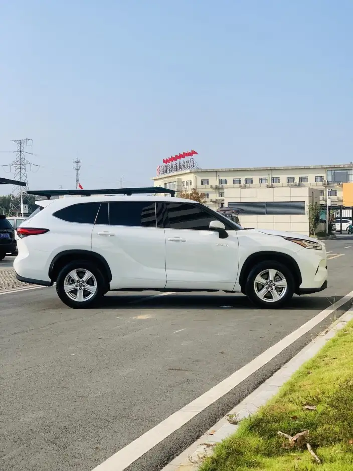 Toyota Highlander 2023 Model Hybrid 2.5L 4WD Elite Edition 7 seat – фото 8
