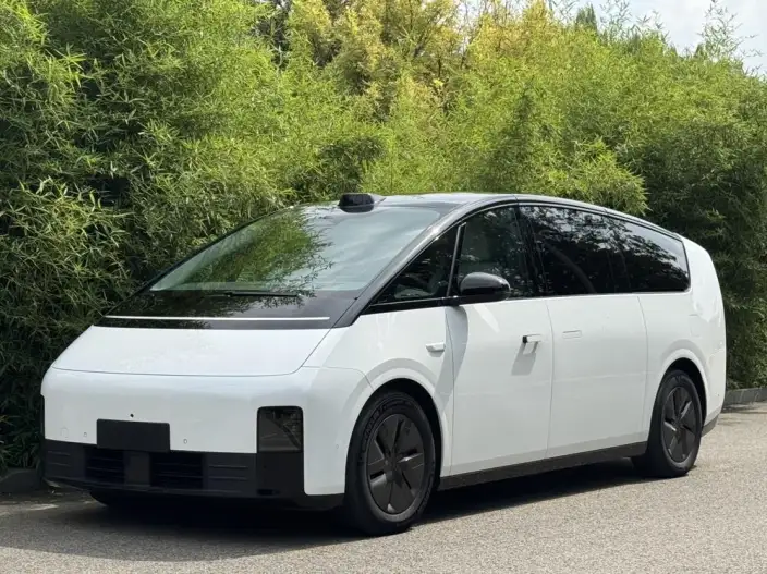 Li Auto MEGA 2024 Model Ultra Edition – фото 1